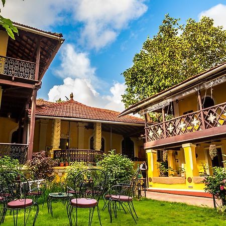Casa Menezes - A Heritage Goan Homestay Bambolim Exterior photo