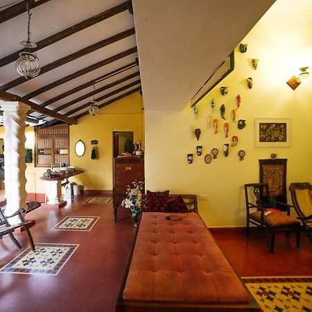 Casa Menezes - A Heritage Goan Homestay Bambolim Exterior photo