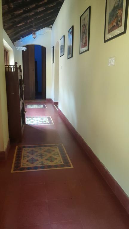 Casa Menezes - A Heritage Goan Homestay Bambolim Room photo