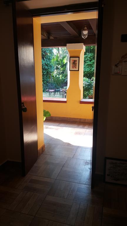 Casa Menezes - A Heritage Goan Homestay Bambolim Room photo