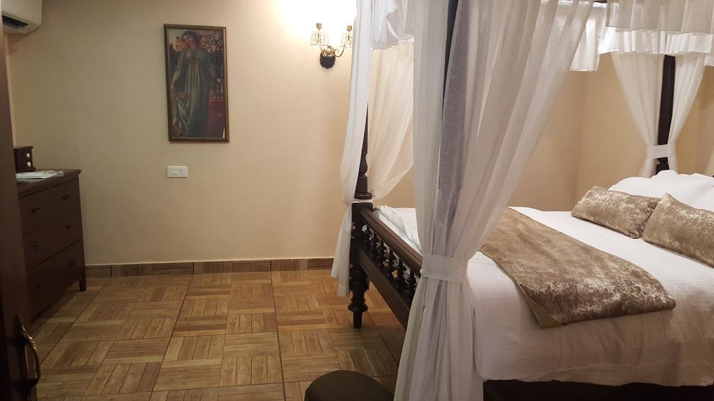 Casa Menezes - A Heritage Goan Homestay Bambolim Room photo