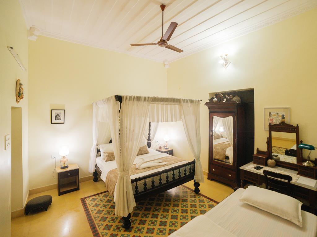 Casa Menezes - A Heritage Goan Homestay Bambolim Exterior photo