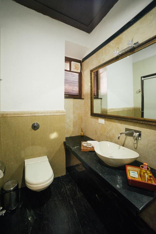 Casa Menezes - A Heritage Goan Homestay Bambolim Exterior photo