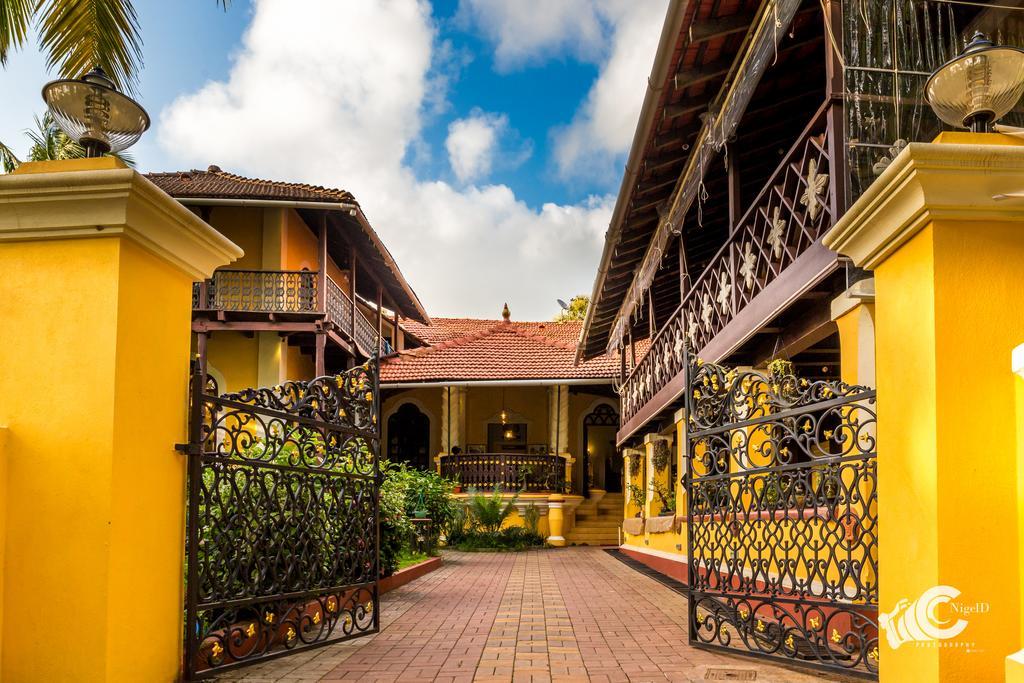 Casa Menezes - A Heritage Goan Homestay Bambolim Exterior photo
