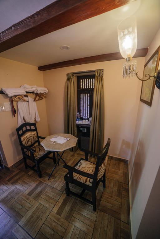 Casa Menezes - A Heritage Goan Homestay Bambolim Exterior photo