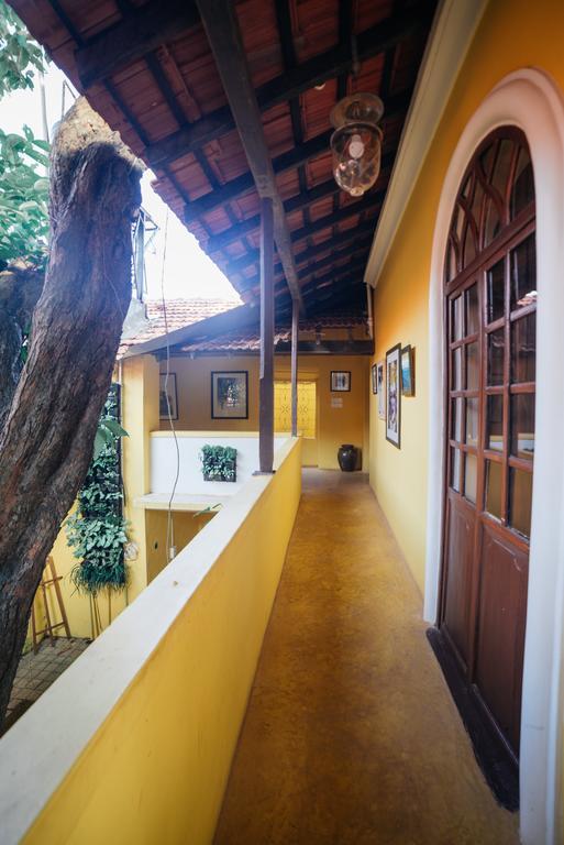 Casa Menezes - A Heritage Goan Homestay Bambolim Exterior photo