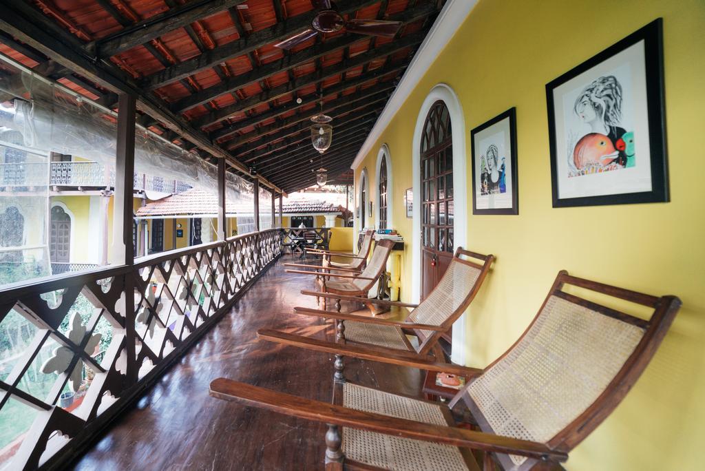 Casa Menezes - A Heritage Goan Homestay Bambolim Exterior photo