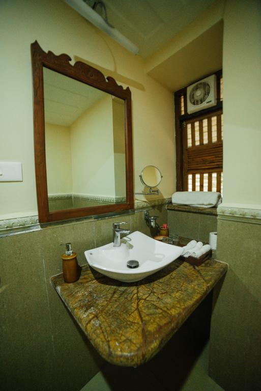 Casa Menezes - A Heritage Goan Homestay Bambolim Exterior photo