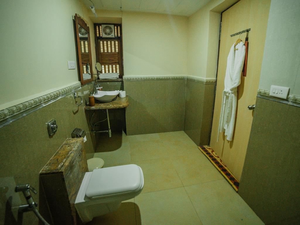 Casa Menezes - A Heritage Goan Homestay Bambolim Exterior photo